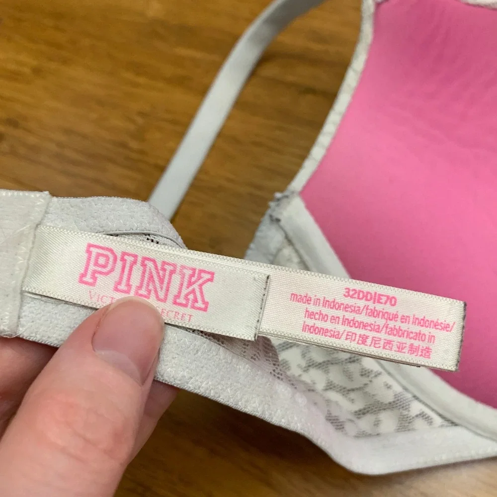 PINK Victoria's Secret‎ Wear Everywhere Push-Up Bra Size 32DD Animal Ivory Lace